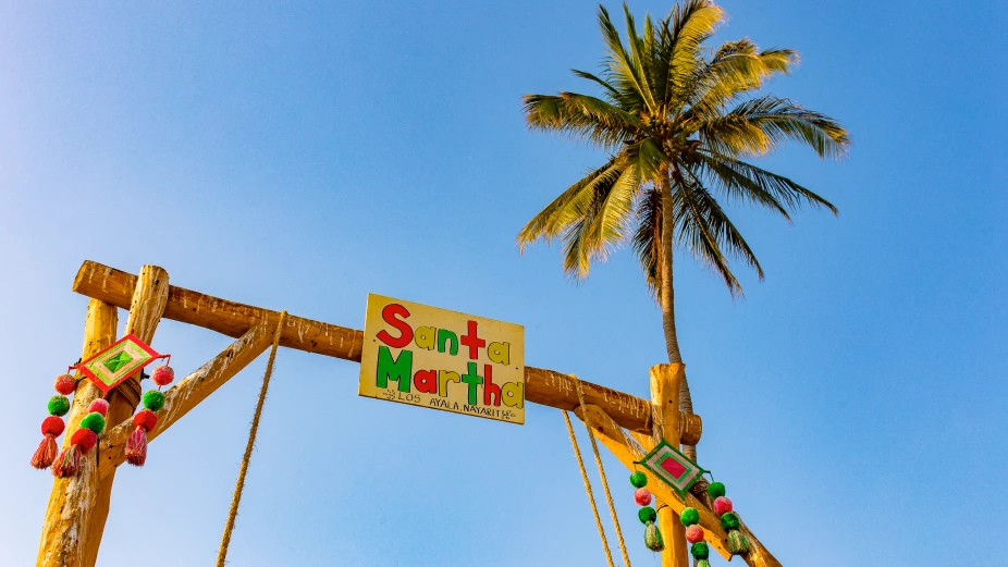 letrero-que-dice-santa-martha-los-ayala-nayarit-con-en-la-playa