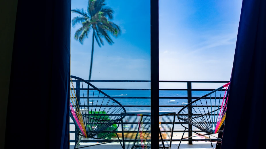 vista-al-mar-desde-balcon-de-habitacion